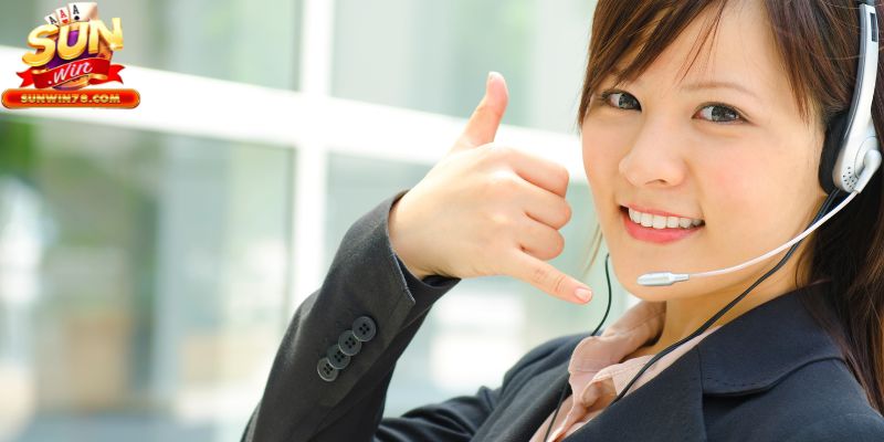 Liên hệ thông qua đường dây nóng